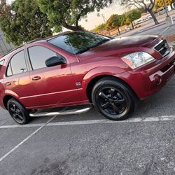 Kia Sorento 2005 Es Titulo Limpio Trae Sus Placas Al Corriente Con 144 Mil Millas No Fallas Mecánicas No Luces Encendidas 