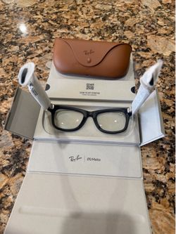 Ray-Ban Meta Smart Glasses Gen 2 (Wayfarer) – Like New w/ Box & Charging Case