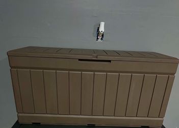 Outdoor lockable storage