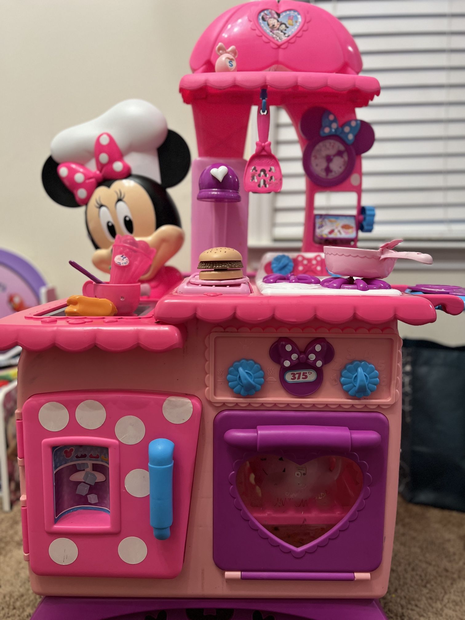 Minnie Mouse Kitchen Set
