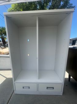 Wardrobe cabinet