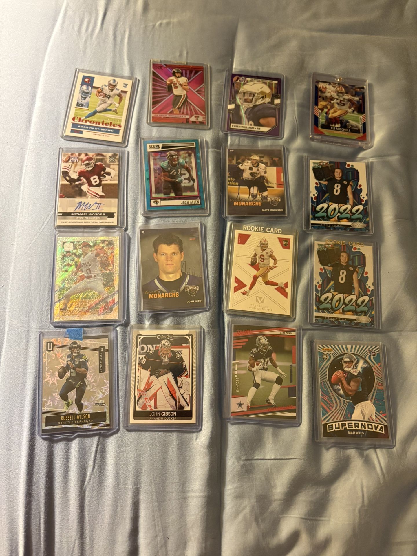  Some Rookies, Autos ,And Numbered Football Cards 