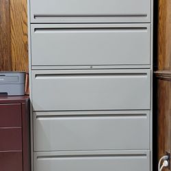 Like New Metal Filing Cabinet