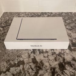 13- Inch MacBook Air With M3 Chip 