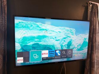 55” Samsung Smart TV Large Flat Screen