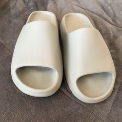 Yeezy Slide Salt