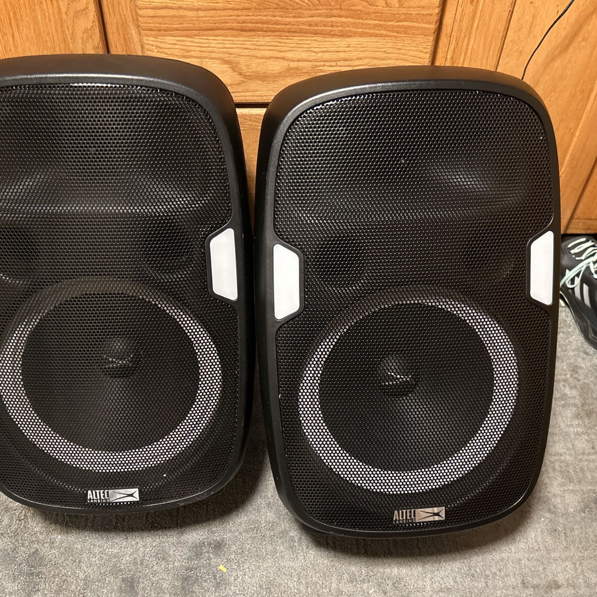 Altec* Lansing Bluetooth Speaker With Box’s 