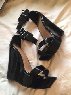 Size 7 1/2 worn twice