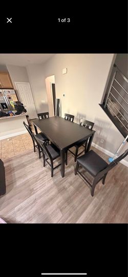 Nice Table with 6 chairs