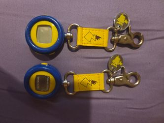 (2)Pokémon Pikachu Animated Clip On Keychain