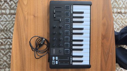 Arturia MiniLab 3 MIDI Keyboard Controller - Black (Hardware + Cable Only)