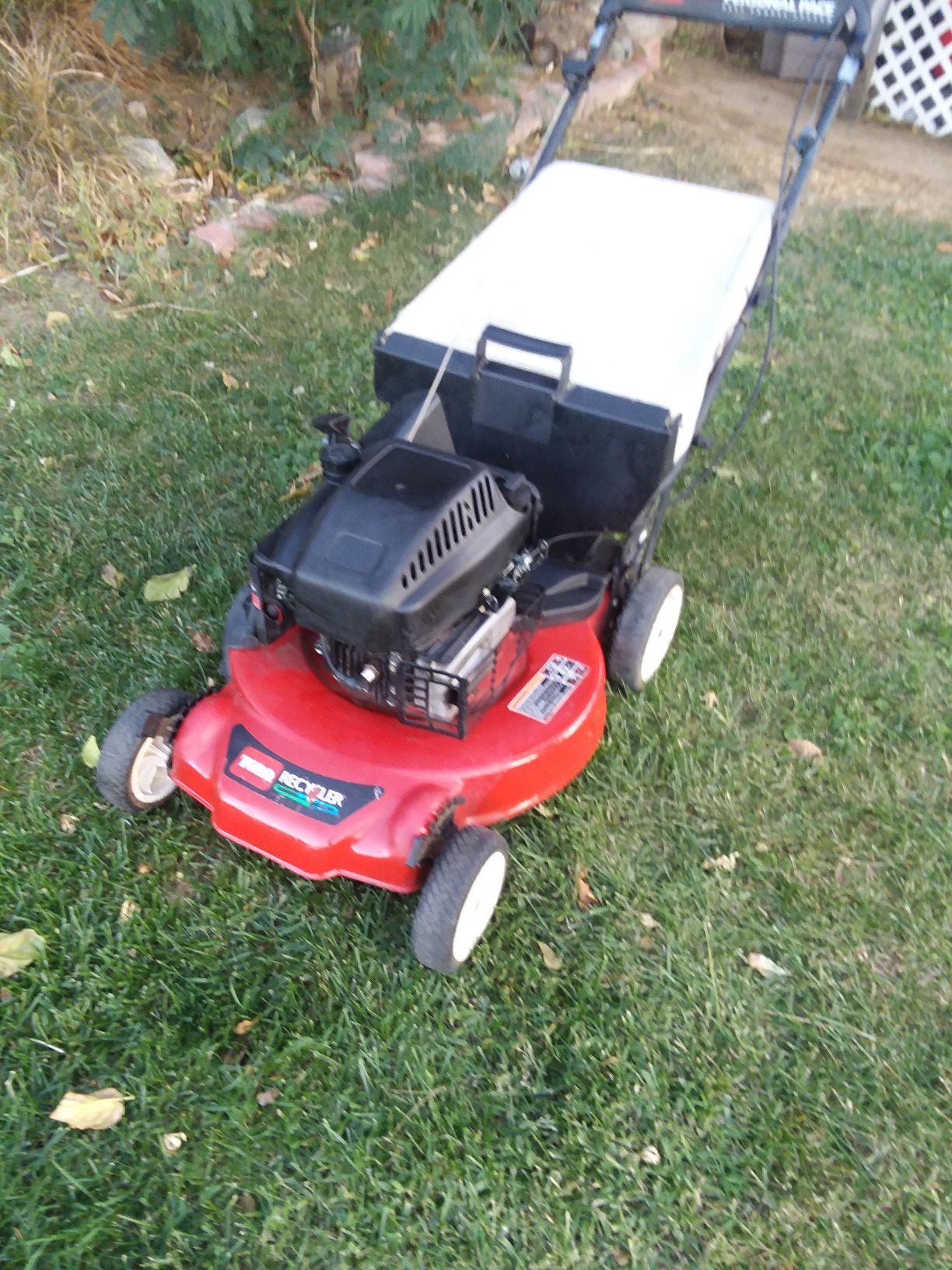 Lawn mower toro selfpropeled with bag