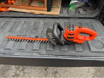 Black & Decker 18-inch hedge trimmer