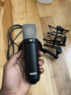 Rode NT1 Microphone