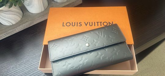 Authentic gorgeous embossed monogram LV wallet