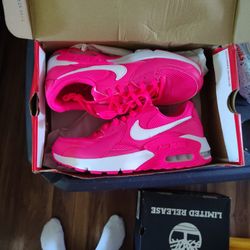 Woman's Nike Air Max EXCEE