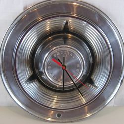 Classic Pontiac Motor Division 14" Hubcap/Wheel Cover Wall Clock

