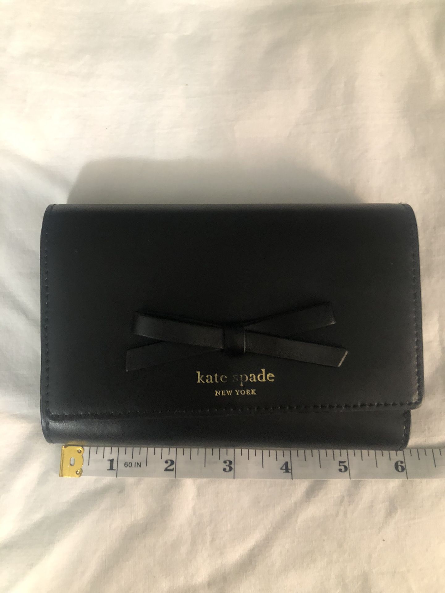 Kate spade bow wallet