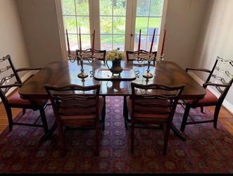 Antique Mahogany Dining Table with 6 Chairs
