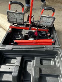 Halogen shop light $10