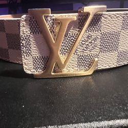 Louis Vuitton Gold Initiales Belt 