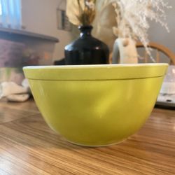 Vintage Pyrex Green Mixing Bowl 