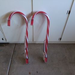 New 6 Pack Of 3 Ft Candy Canes. Check Out My Other Posts 