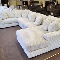 Lindyn Ivory 5pc RAF Chaise Sectional