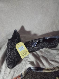 2.Tom's men's shoe
