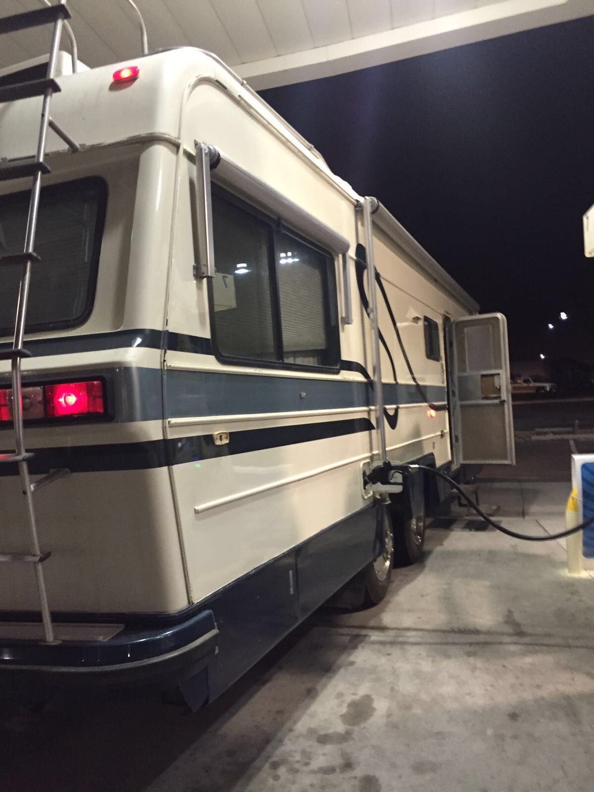 Motor home 1987very low mileage, new tires really good interior motor and trans runs perfectly.