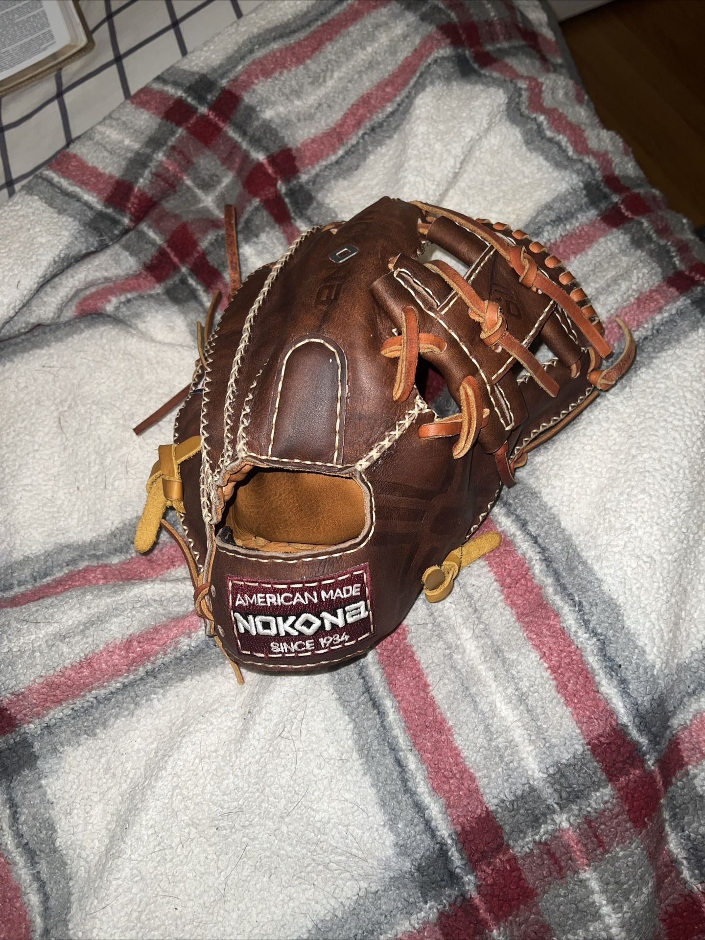 Nokona Edgex Gold Rush Baseball Glove
