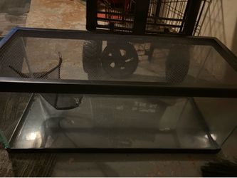 Reptile animal enclosure (open for offer)