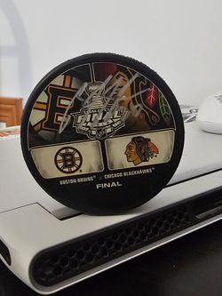 Brandon saad autographed hockey puck 2013 Stanley cup playoffs