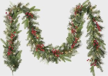 9' Pre-Lit Classical Collection Garland