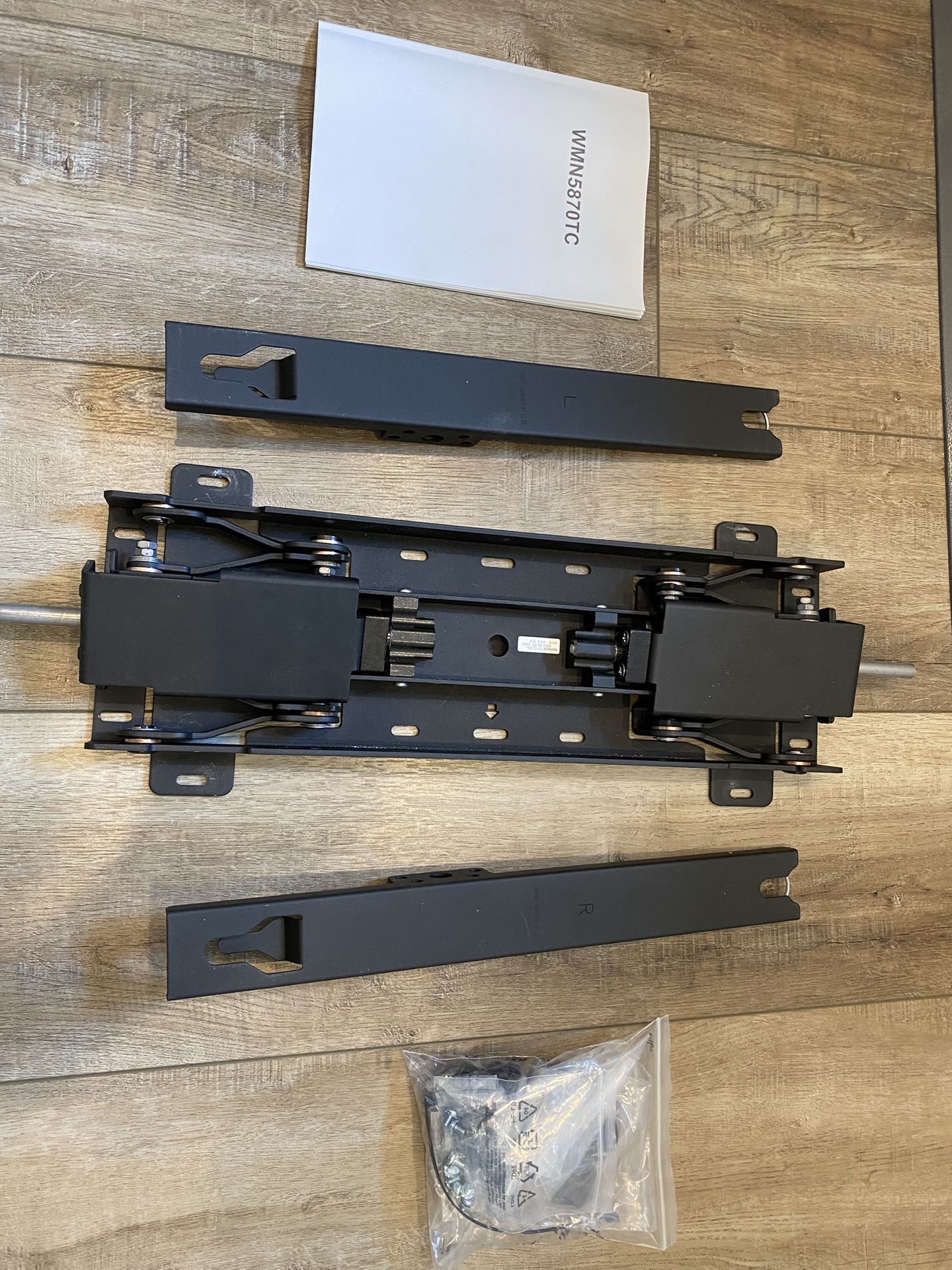 New TV Wall Mount Bracket - Samsung WMN5870TC/ZA