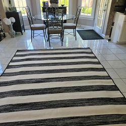 Black + White Stripe Indoor/Outdoor Rug -7ft X 10Ft