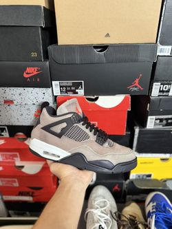 Jordan Taupe 4s size 9.5 VNDS 