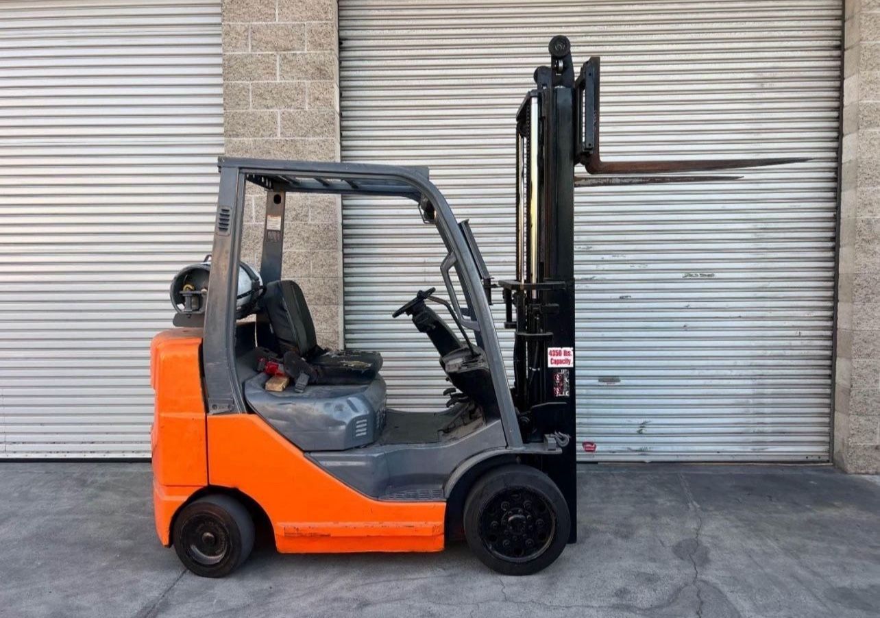 Toyota Forklift Fork Lift Truckers Mast Single Stage 4,500 LBS Capacity