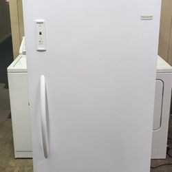 FRIGIDAIRE 15 CU. FT. UPRIGHT FREEZER