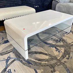 WHITE coffee table 🤍