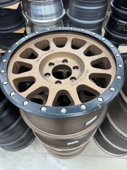 Tacoma wheels and tires / tundra 🔥🙏17” with 35”  or 33”