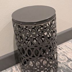 Hampton Bay Metal Accent Table Indoor / Outdoor Side Table / Garden Stool