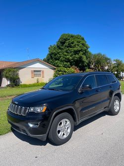 2017 JEEP GRAND CHEROKEE LAREDO 86k miles CLEAN TITLE