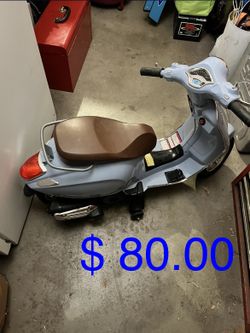 Vespa Scooter 12v Electric Toy