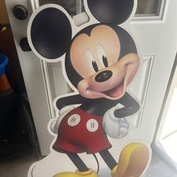 Mickey Mouse party decor