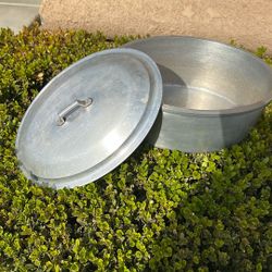 vintage Miracle Maid cast aluminum roaster or Dutch oven with a lid. 