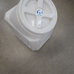 Pet Food Container