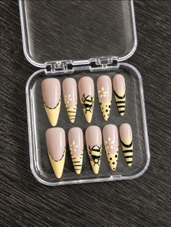 Press on Nails - size M,L - CASH ONLY - 75th Ave and Peoria