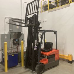 Electric Forklift