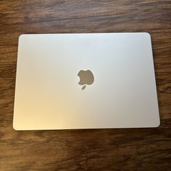 MacBook Air M2 (13in)